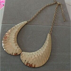 Natasha Alloy Gleaming Collar BiB Necklace